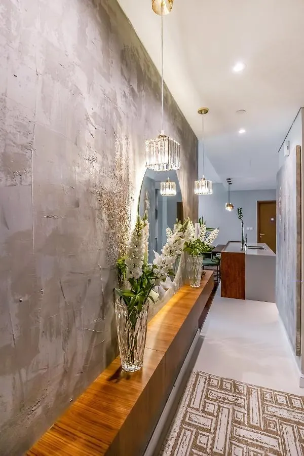 Fam Living - City Walk - Luxe Interiors Dubaj 0*,