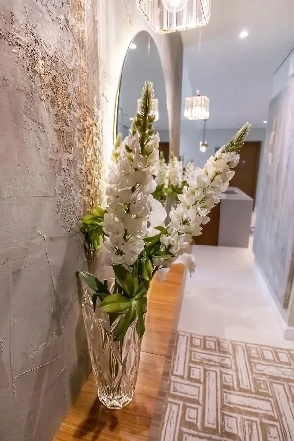 Fam Living - City Walk - Luxe Interiors Dubaj Spojené arabské emiráty