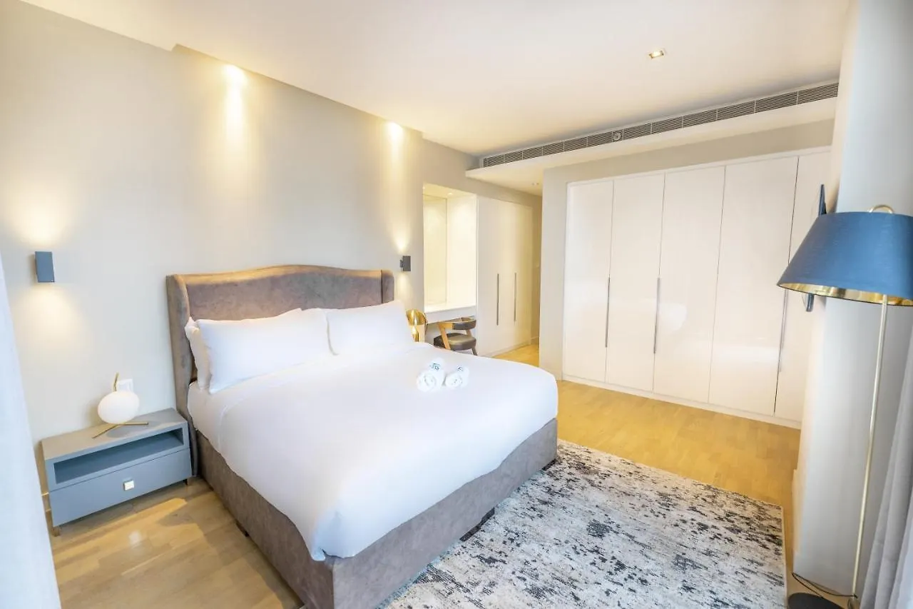 Fam Living - City Walk - Luxe Interiors Dubaj 0*,  Spojené arabské emiráty